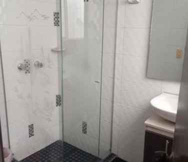 Fontibon House | Habitación con baño privado cerca al aeropuerto