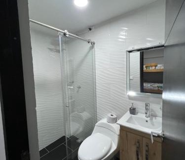 Suramericana Apartment | HABITACION AMOBLADA SECTOR LAURELES-ESTADIO #1 Madrid