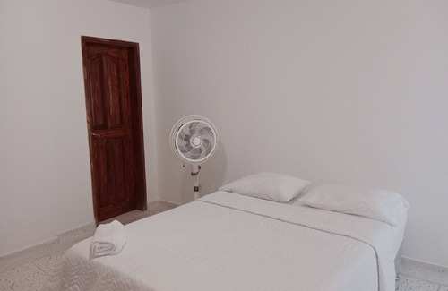 Barranquilla House | Habitacion, Baño Privado en Apartamento 0101