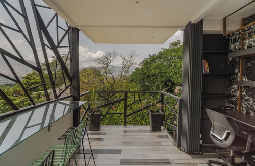 La Candelaria House | Habitacion en Medellin, Baño Privado, Jaccuzi, Wifi