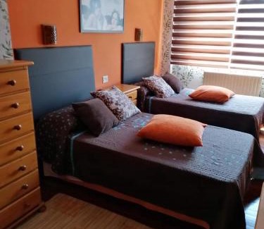 Noia House | HABITACIONES Casa Paca en Noia