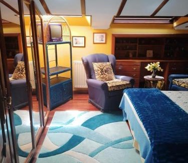 Noia House | HABITACIONES Casa Paca en Noia