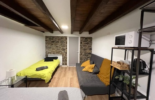 Biescas House | Habitaciones Para 9 Personas en Centro de Biescas