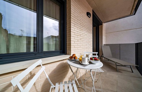 Collblanc y La Torrassa Apartment | Habitat Apartments Teatre 11