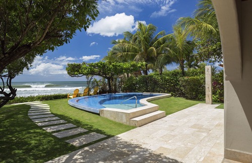 Playa Colorado House | Hacienda Colorado - on Colorados Surf Break