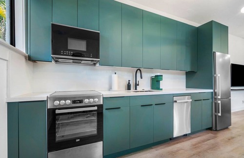 Flamingo Parks Apartment | Hacienda Flamingo Unit 4 - Chic 2BR Retreat Near Shops and Restaurants