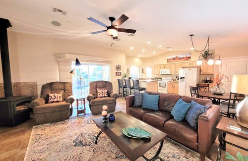 Lake Havasu City House | "Hacienda Hangout"~ 5⭐RETREAT ~ PETS OK 🐾 VIEWS - POOL - SPA - BORDERS BLM