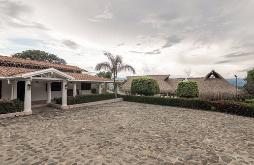 San Jeronimo Villa | Hacienda Oro Verde
