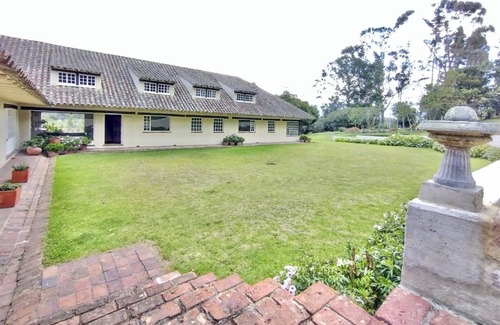 Zipaquira Cottage | Hacienda Quebraditas with beautiful fireplace, 10 minutes from the Salt Cathedral.