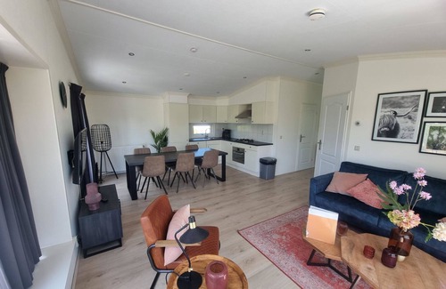 Dordtse Biesbosch House | Hackfort Hottub 6 by Interhome