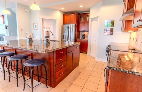 Ludington House | Hadrian's Bluff: A 4 bedroom family friendly home overlooking Lake Michigan