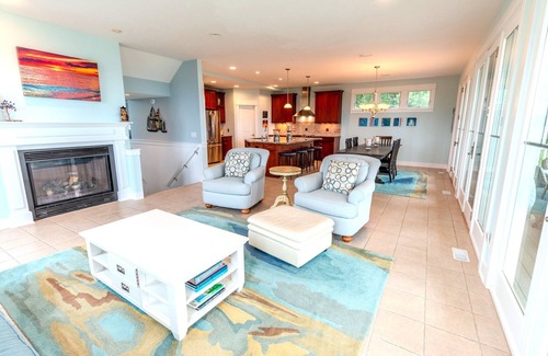 Ludington House | Hadrian's Bluff: A 4 bedroom family friendly home overlooking Lake Michigan