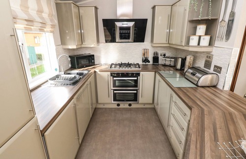 Narberth Cottage | HAFAN (LODGE 85), pet friendly, character holiday cottage in Kilgetty