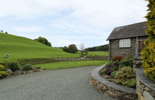 Llanfair Caereinion Cottage | HAFAN, pet friendly, character holiday cottage in Llanerfyl