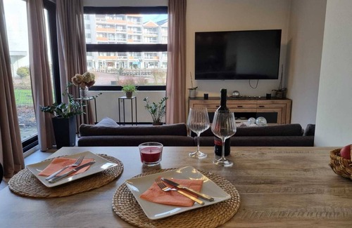 Bad Zwischenahn Apartment | "Hafenperle" vacation apartment right on the water in the heart of Bad Zwischenahn