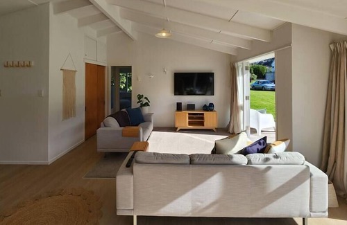Hahei House | Hahei Magic on Emmerdale Drive, Hahei Magic on Emmerdale Drive