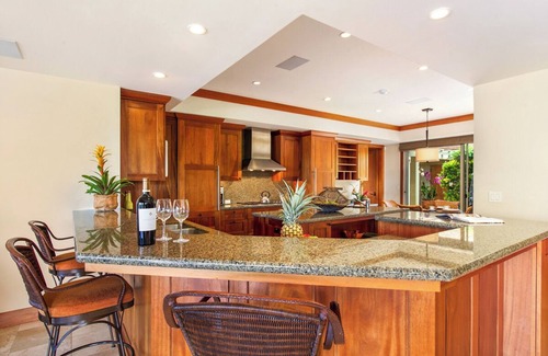 Kaupulehu House | Hainoa 10 – Commanding Ocean Views | Onsite Staff & Daily Housekeeping