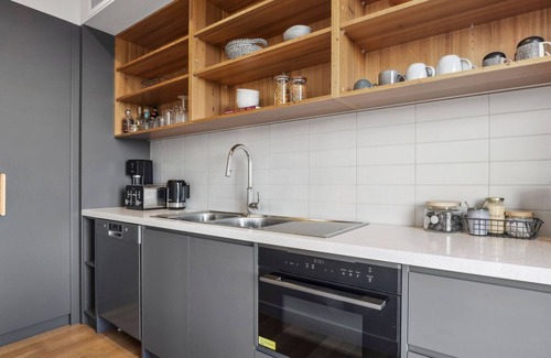 Fairhaven House | Hakea Ridge in Fairhaven offers a stylish retreat just minutes from the beach