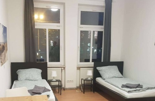 Halle Apartment | HAL04 cozy flat with TV & WiFi in Halle