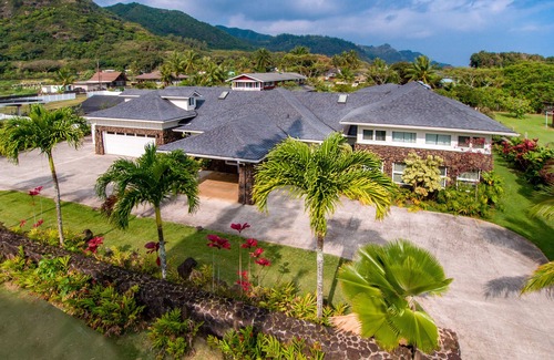 Hauula House | Hale Halai beautify large home perfect for families & small company retreats