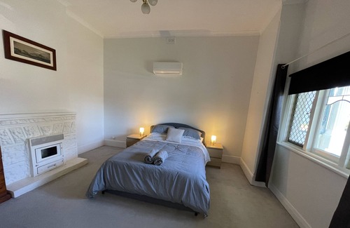 Beaconsfield House | Hale House - Sunsets over the Indian Ocean