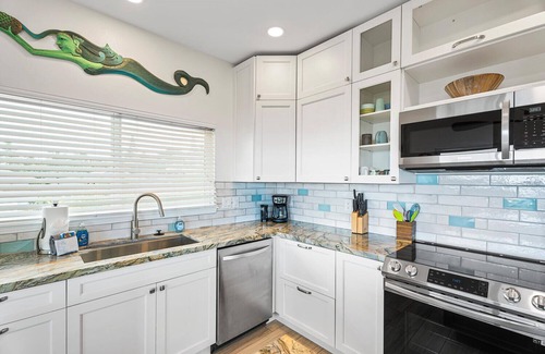 Kona Palisades House | HALE LIO KAI: GORGEOUS HOME WITH POOL, HOT TUB & STUNNING OCEAN/SUNSET VIEWS