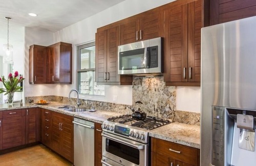 Lanikai House | Hale Nani Lanikai: Beautiful Tropical Home Close to Beach w/Pool, Yard & AC