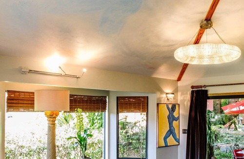 Pupukea House | Haleiwa Jungle Bungalow . Located above Waimea Bay/North Shore of Oahu