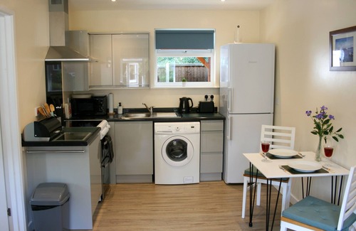 Halesworth Cottage | Halesworth Annexe - sleeps 2 guests in 1 bedroom