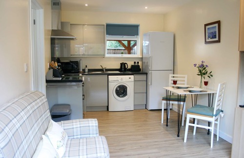 Halesworth Cottage | Halesworth Annexe - sleeps 2 guests in 1 bedroom