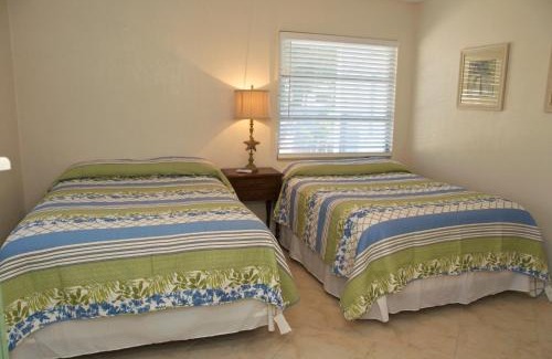 Holmes Beach Hotel | Haley's at Anna Maria Island Inn