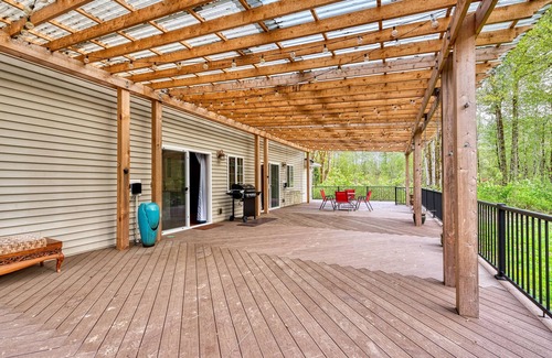 Echo Lake House | Half duplex with expansive deck and outdoor space, master ensuite, dogs OK