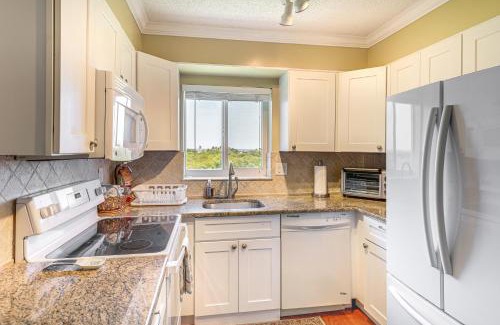 Jupiter Apartment | Half-Mi to Jupiter Beach Condo with Ocean Views!