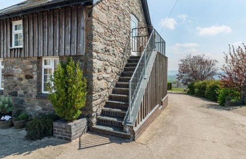 Llanfyllin House | Halfen Granary