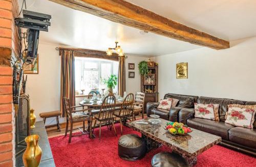 Llanfyllin House | Halfen Granary
