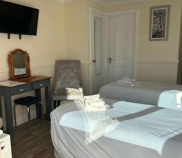 Chilthorne Domer Hotel | Halfway House Inn Country Lodge