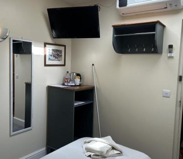 Chilthorne Domer Hotel | Halfway House Inn Country Lodge