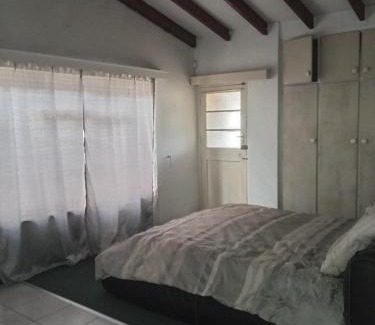 Gordons Bay Central Apartment | Halibut Suite