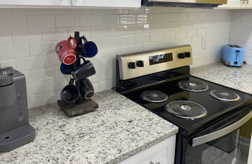 Lindbergh Apartment | Hall of Fame Suite Fast Wifi Hospitals Pool Free Parking Full Kitchen