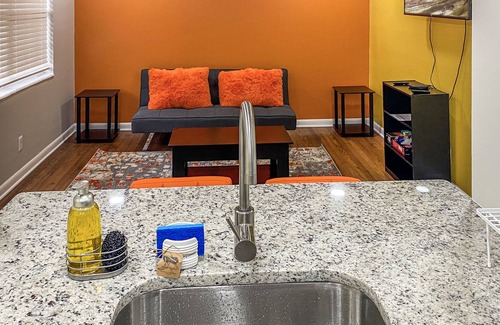 Lindbergh Apartment | Hall of Fame Suite Fast Wifi Hospitals Pool Free Parking Full Kitchen
