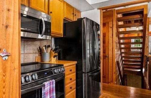 Bellaire House | Hall's Haven - Your Home away from Home