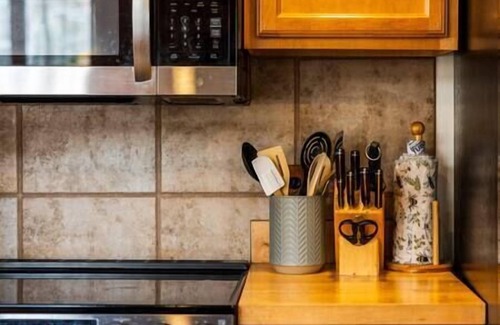 Bellaire House | Hall's Haven - Your Home away from Home