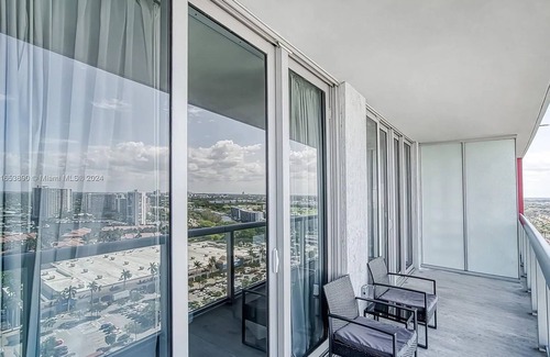 Hallandale Beach Apartment | Hallandale Beachwalk Getaway