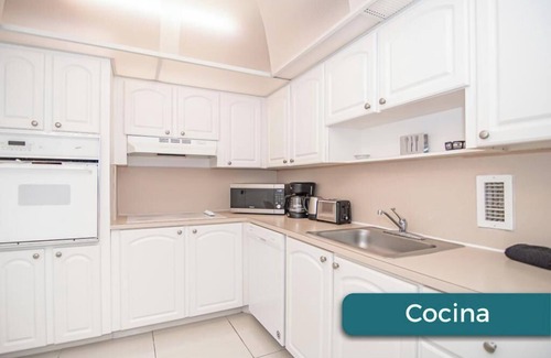 Hollywood South Central Beach Apartment | HALLANDALE E&9