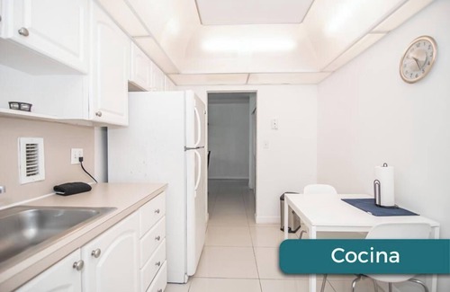 Hollywood South Central Beach Apartment | HALLANDALE E&9