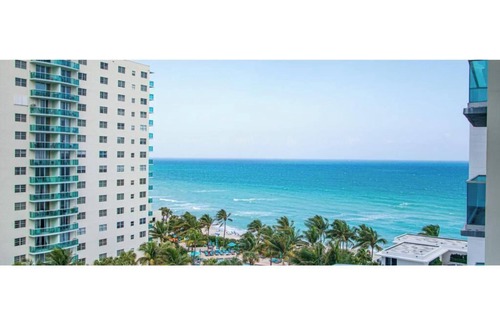 Hollywood South Central Beach Apartment | HALLANDALE L&15