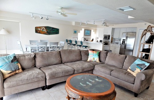 Indian Rocks Beach House | Halls Gulf Haven - DIRECT Beachfront Home w/Private Pool & Spa - 2 Living Areas