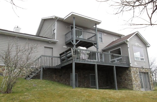 Banner Elk Cottage | HALSEY'S HAVEN-Very Fine Country 'Cottage' in a Superb Neighborhood.