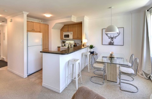 Saint-Faustin-Lac-Carre Apartment | Halte Mont-Blanc – RodeoFest & Fall color Festival