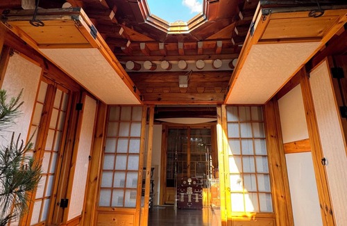 Gahoe-dong House | HAM Hanokstay Anguk Station 10 min, 2rooms+2bathrooms